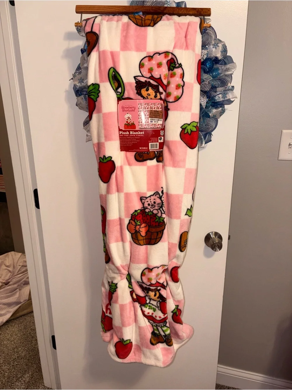 Strawberry shortcake Plush Blanket - Soft Checkered Strawberry Print